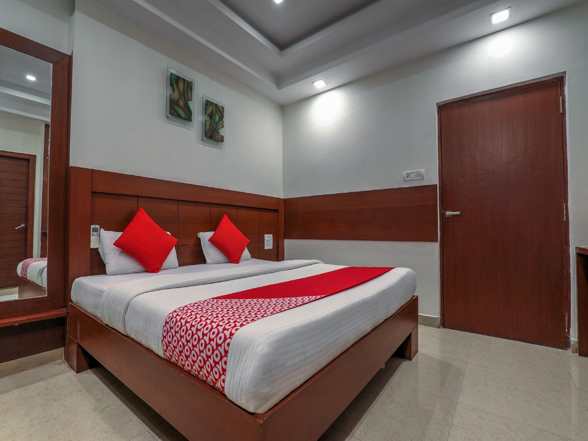 Treebo Trend Hotel Jp Plaza Nampally ハイデラバード エクステリア 写真