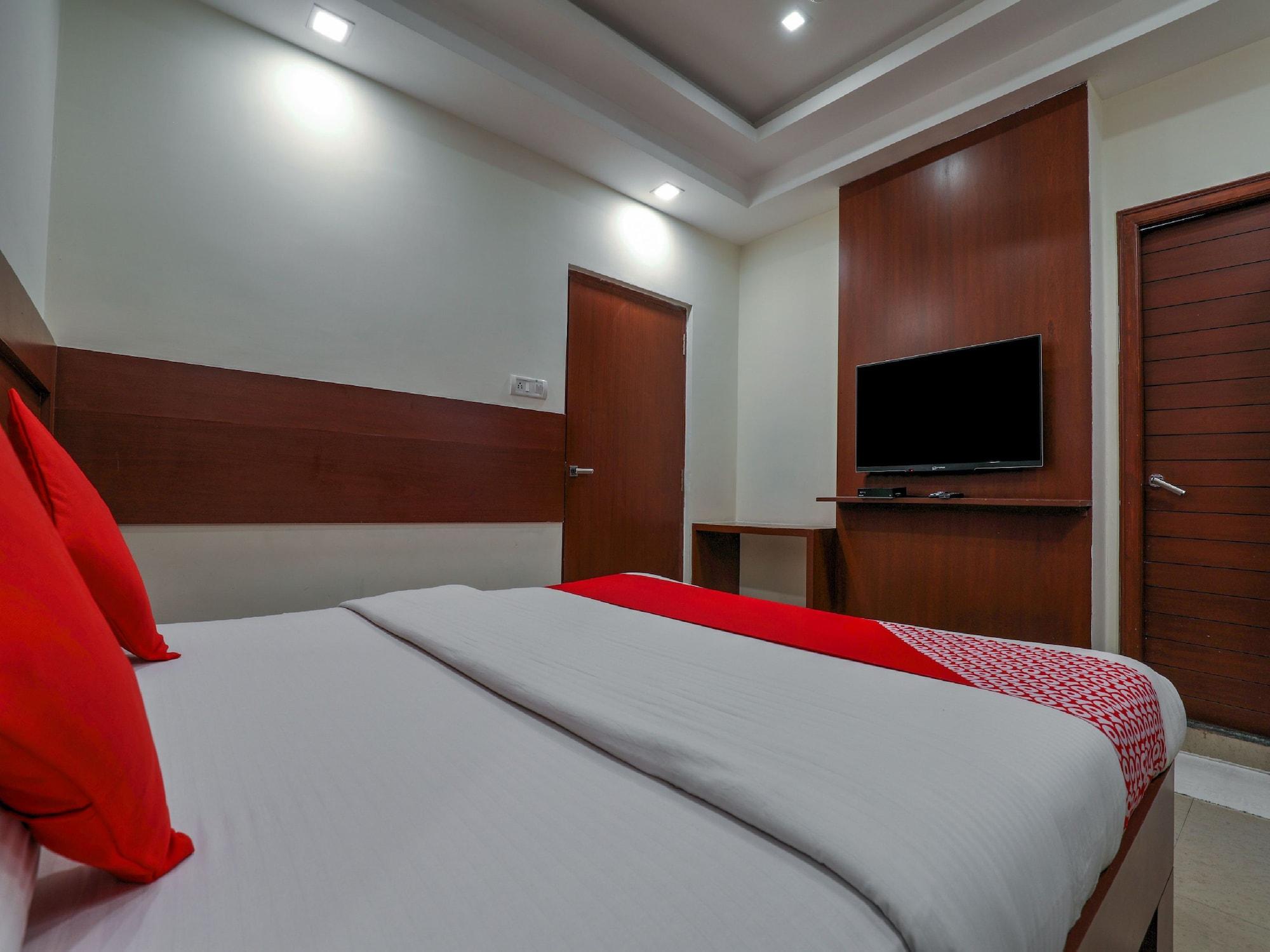 Treebo Trend Hotel Jp Plaza Nampally ハイデラバード エクステリア 写真