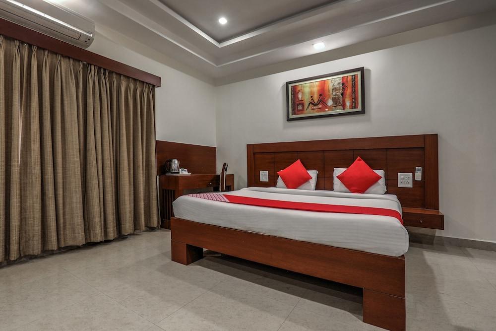 Treebo Trend Hotel Jp Plaza Nampally ハイデラバード エクステリア 写真