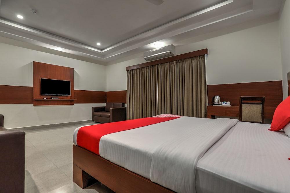 Treebo Trend Hotel Jp Plaza Nampally ハイデラバード エクステリア 写真