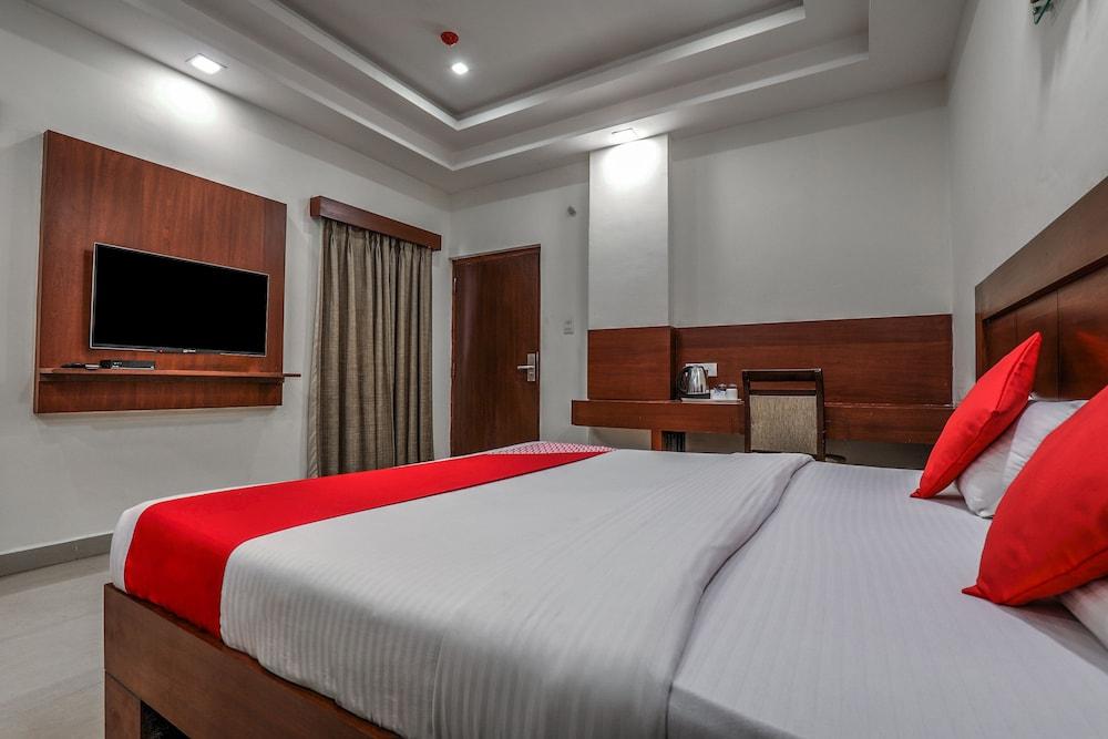 Treebo Trend Hotel Jp Plaza Nampally ハイデラバード エクステリア 写真