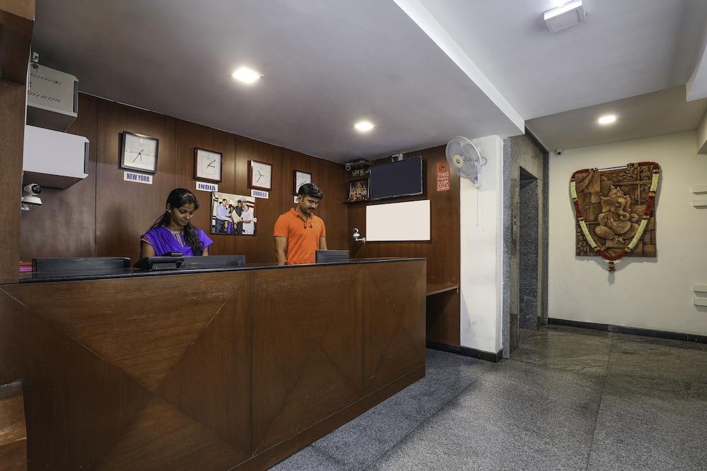 Treebo Trend Hotel Jp Plaza Nampally ハイデラバード エクステリア 写真