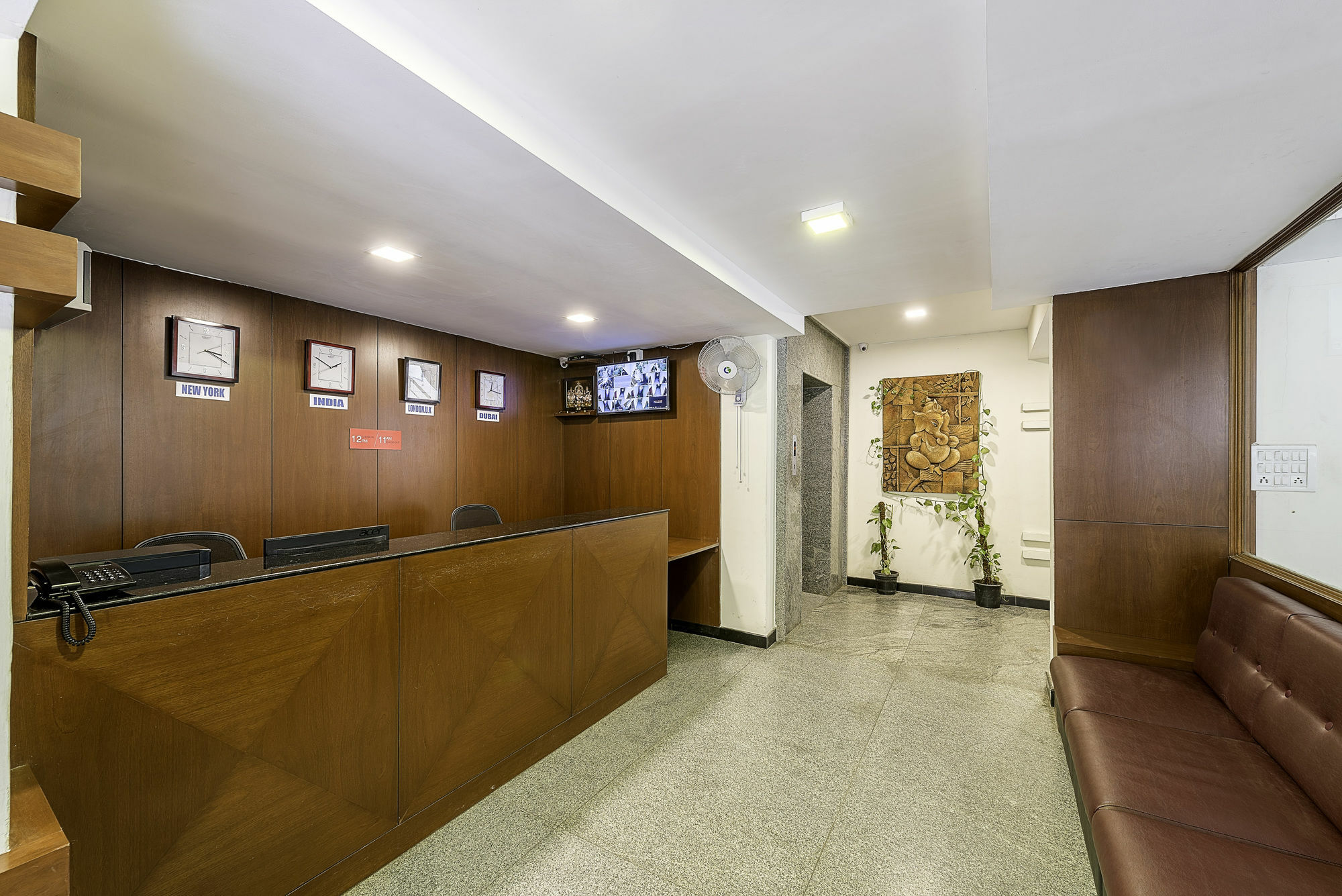 Treebo Trend Hotel Jp Plaza Nampally ハイデラバード エクステリア 写真