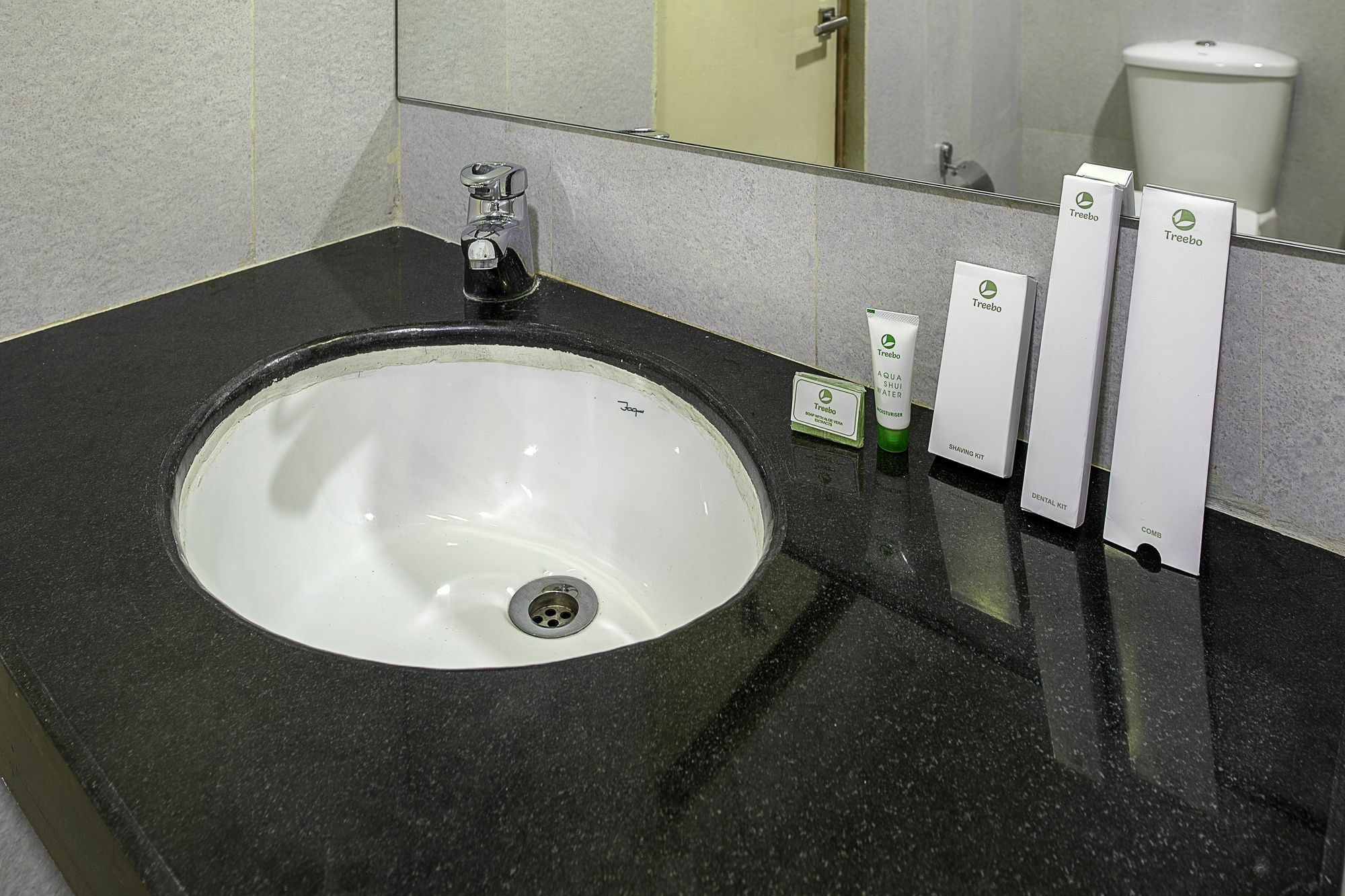 Treebo Trend Hotel Jp Plaza Nampally ハイデラバード エクステリア 写真