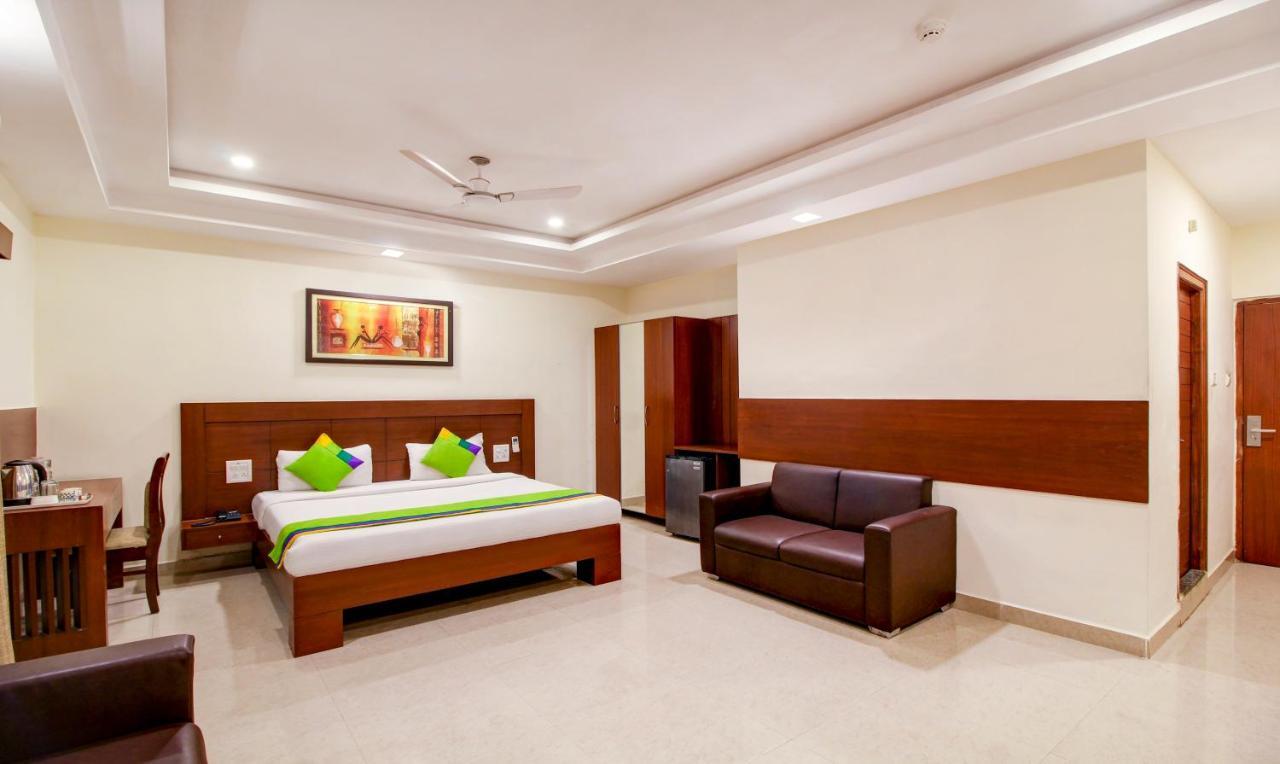 Treebo Trend Hotel Jp Plaza Nampally ハイデラバード エクステリア 写真