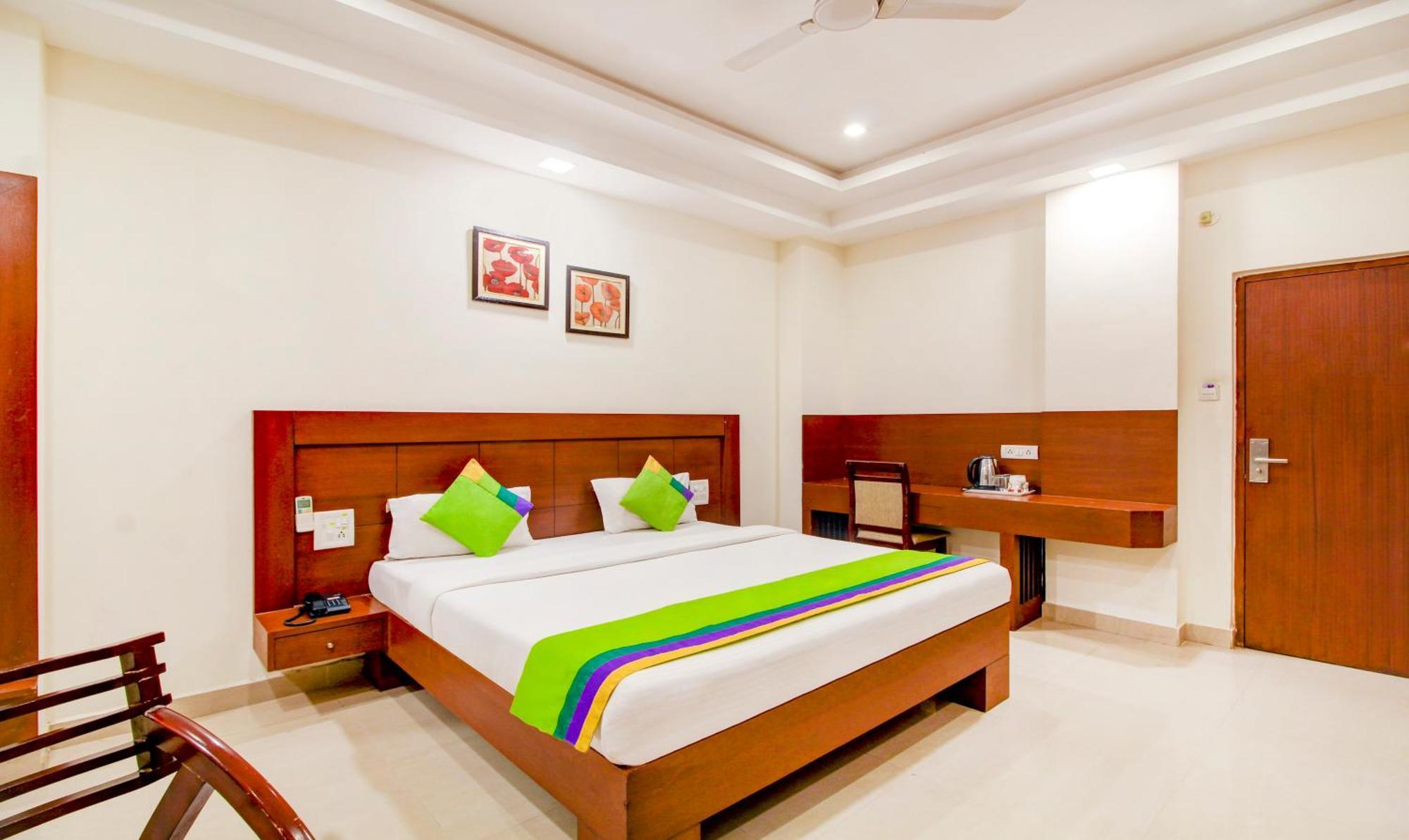 Treebo Trend Hotel Jp Plaza Nampally ハイデラバード エクステリア 写真