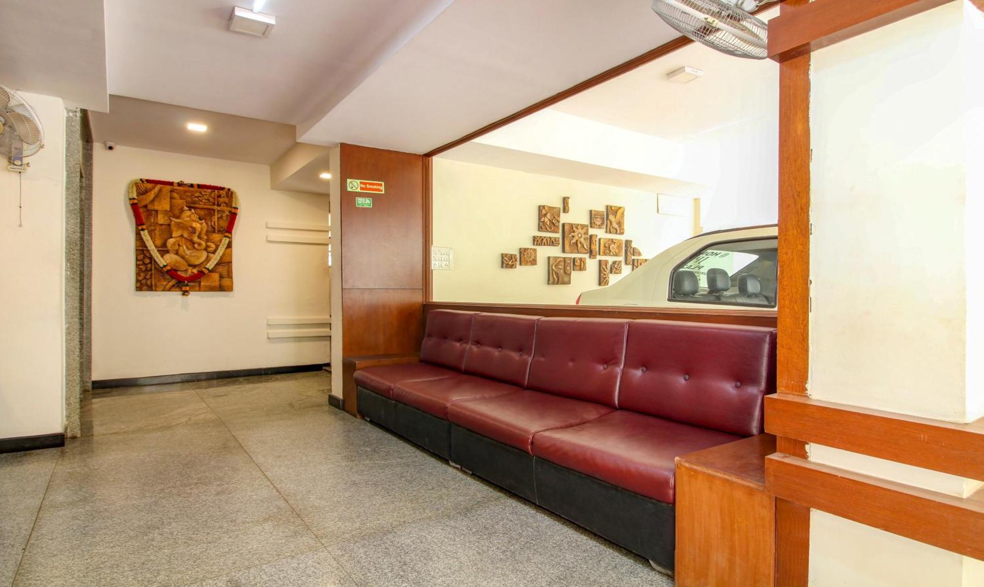 Treebo Trend Hotel Jp Plaza Nampally ハイデラバード エクステリア 写真