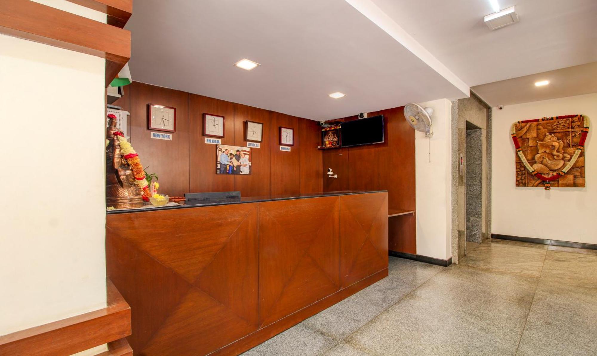 Treebo Trend Hotel Jp Plaza Nampally ハイデラバード エクステリア 写真