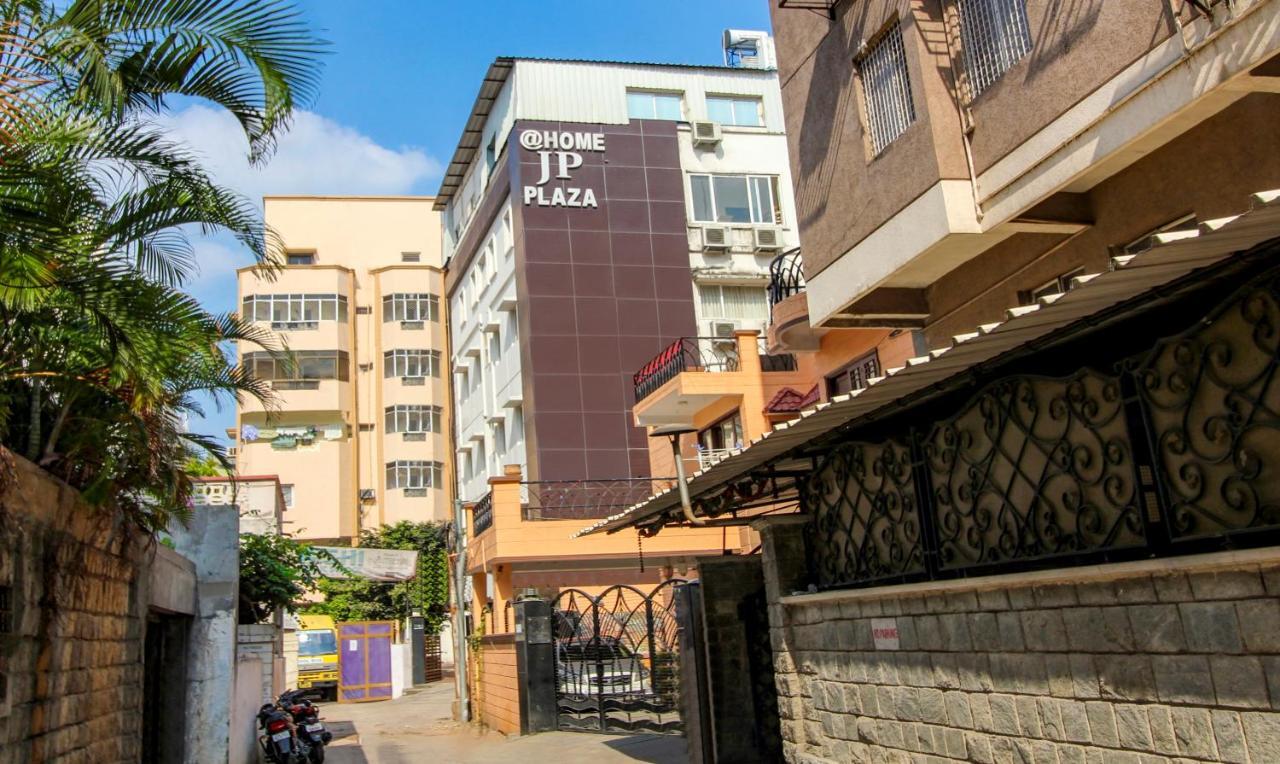 Treebo Trend Hotel Jp Plaza Nampally ハイデラバード エクステリア 写真