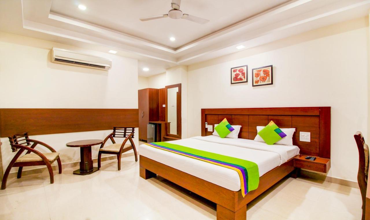 Treebo Trend Hotel Jp Plaza Nampally ハイデラバード エクステリア 写真