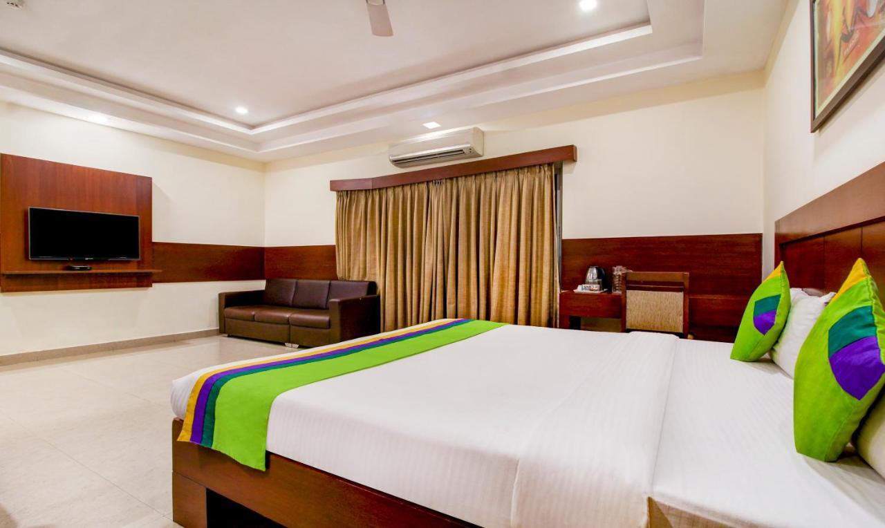 Treebo Trend Hotel Jp Plaza Nampally ハイデラバード エクステリア 写真
